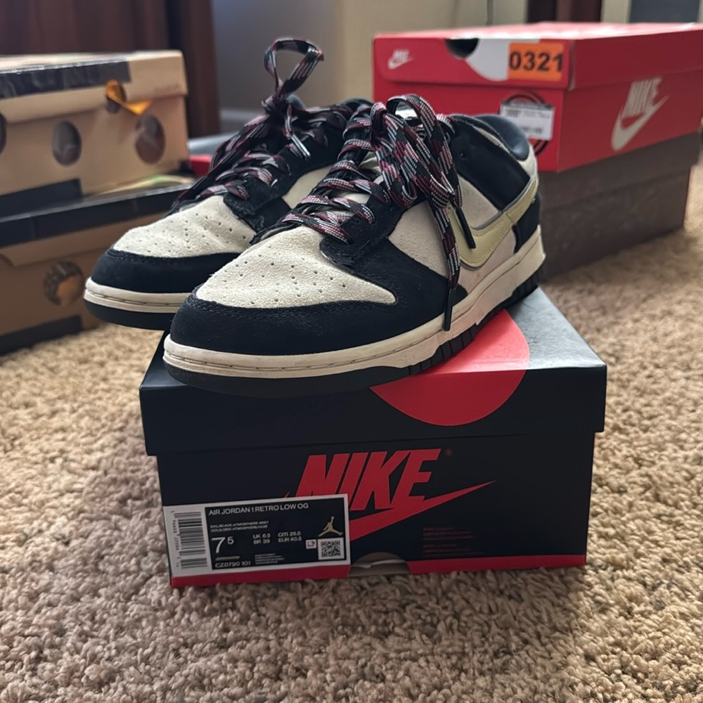 W Nike Dunk Low Size